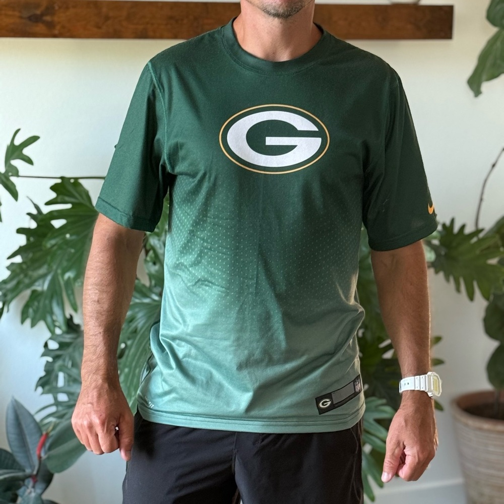 NFL Green Bay Packers Green Fri fit tee